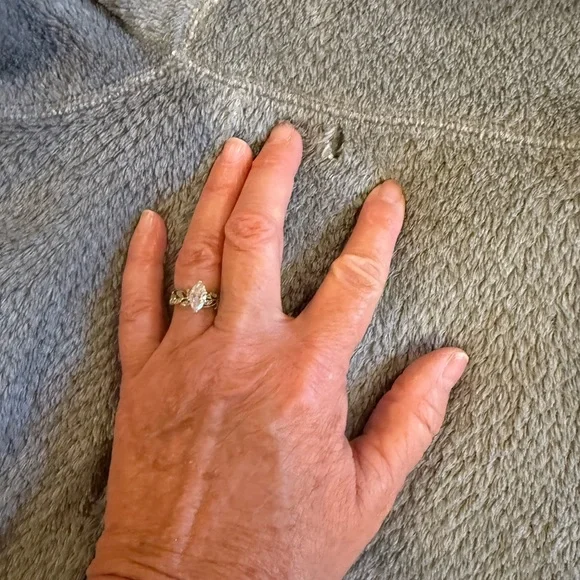 Patagonia Ladies’ S Fleece Jacket in  Lt. Gray and Pink (note flaws) 2 for $30 - Picture 9 of 11